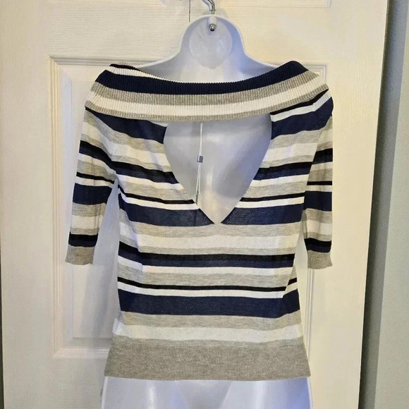 One Grey Day 3/4 sleeve key hole back on/off shoulder lightweight sweater SZ XS - Picture 2 of 5